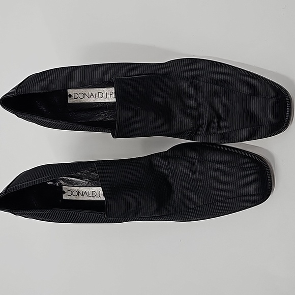 Donald J Pliner Wood Block Heel Black Stretch Shoe - Picture 3 of 9